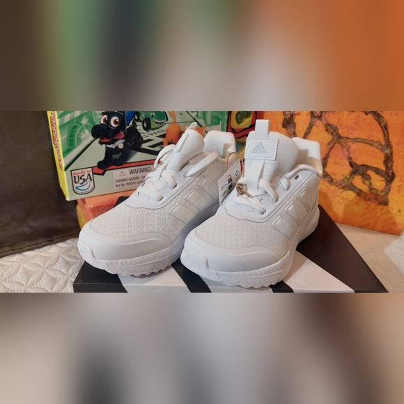adidas Kids Sneakers in Cream White - Picture 2 of 7